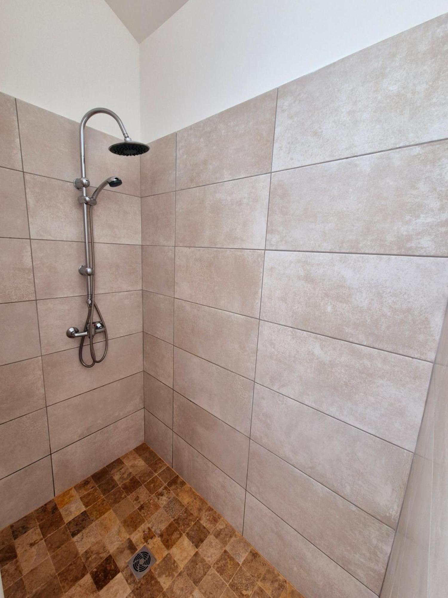 Résidence Rdv avec la Lune - 1 Suite Familial - Appt - et 1 Suite avec jacuzzi Narbona Exterior foto